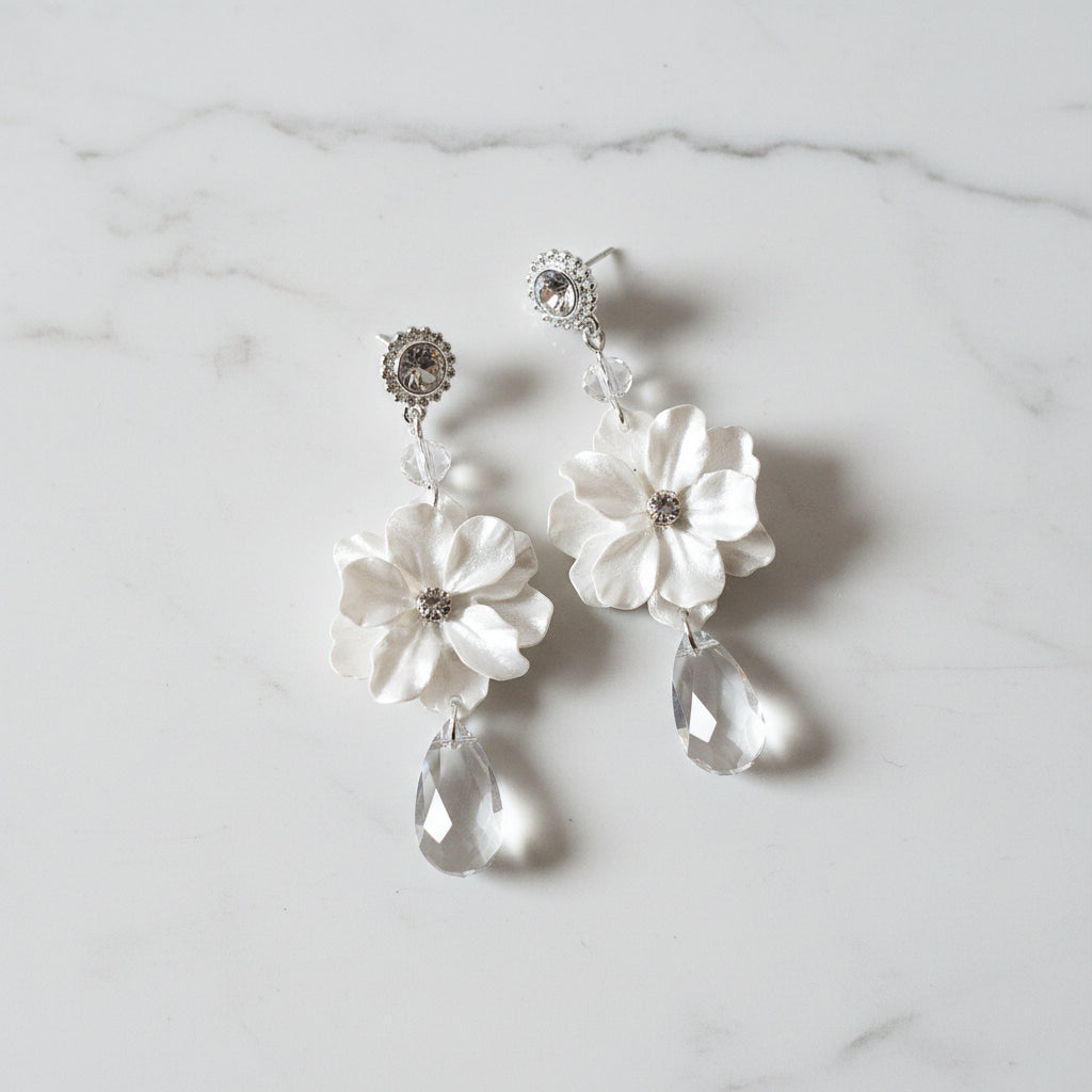 アンティーク★ムラーノガラス・乳白色丸花★ドールピアス イヤリング★フランス ムラーノガラス（ベネチアングラス）〈オブジェ／置物〉小像「ピエロ